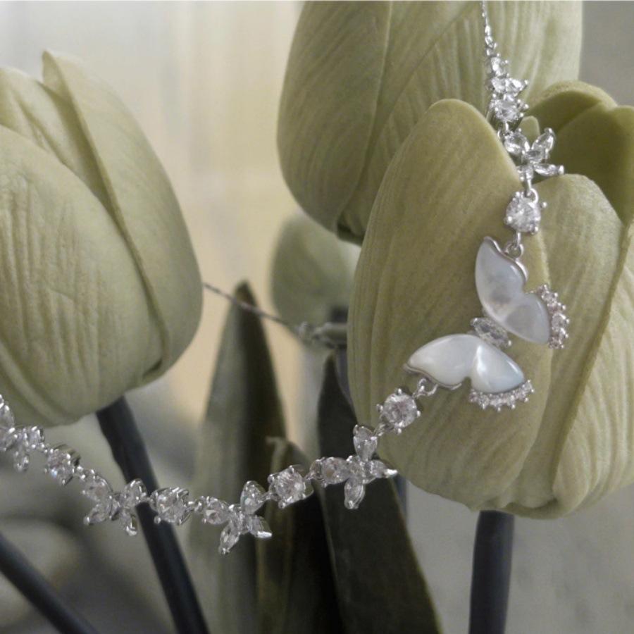 Niche design white fritillary butterfly zircon necklace fashionable versatile collarbone chain light luxury exquisite neck chain