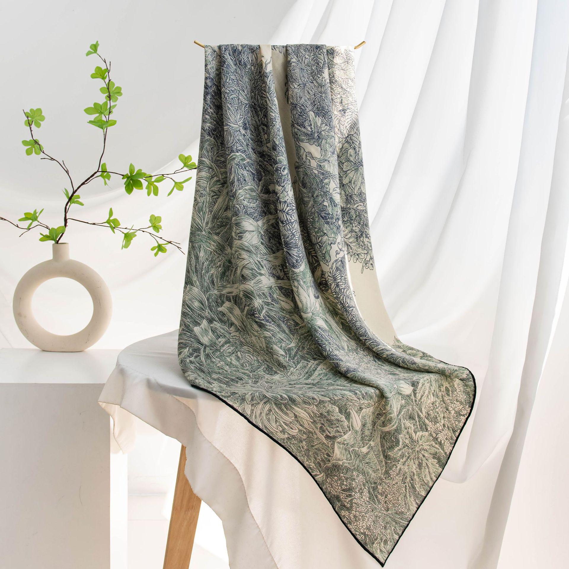 

2025 French Retro Floral Wool Scarf: Women s Versatile Sun Protection Shawl 132*132cm