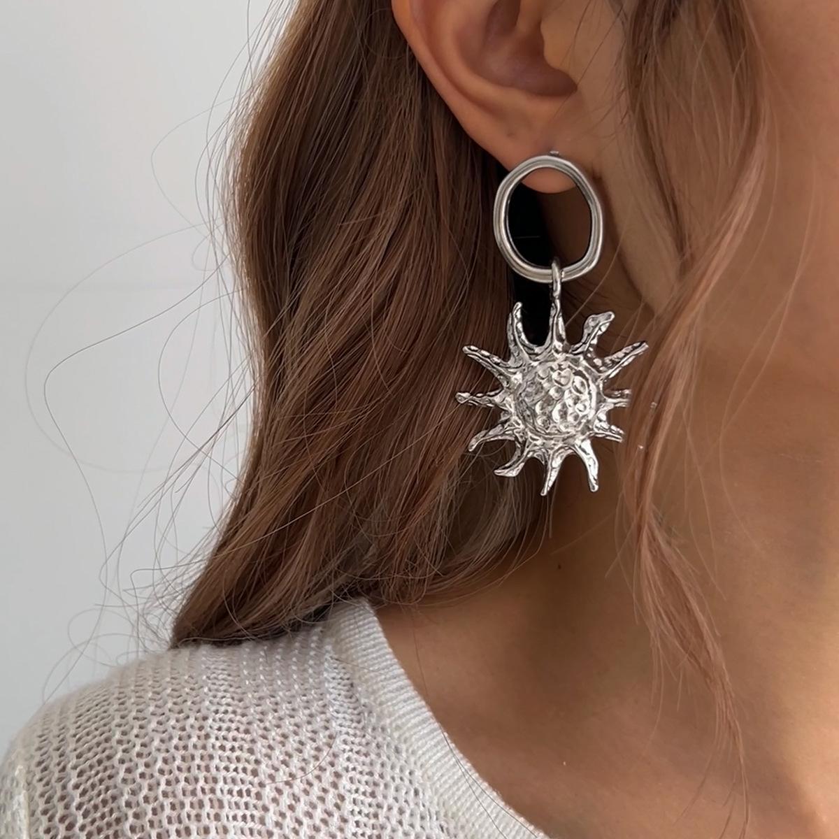 

Модные средневековые украшения Mangstar Alloy French Sun Personality Trendy Women s Earrings Sun Flower Earrings