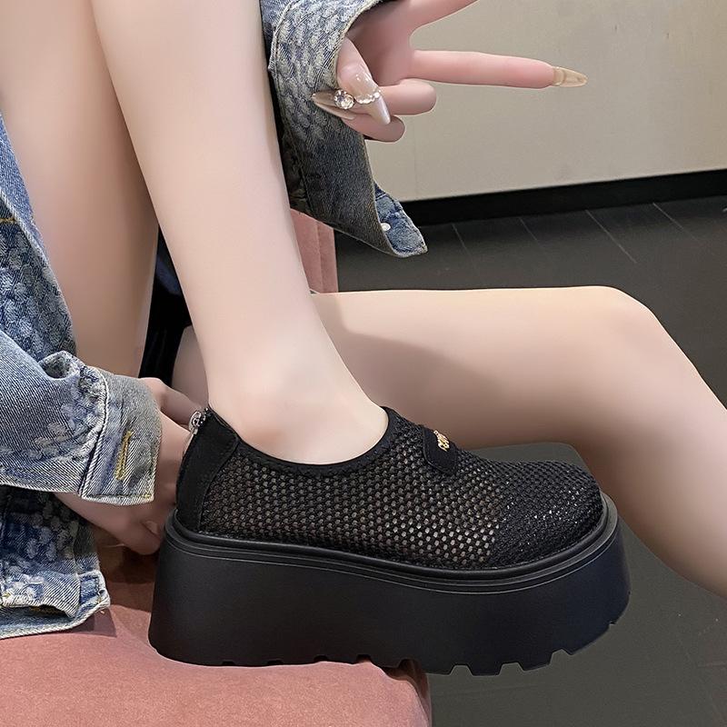 Thick-bottomed bag head half slippers women's 2025 new summer outer wear mesh hollowed out small height-increasing muffin slippers