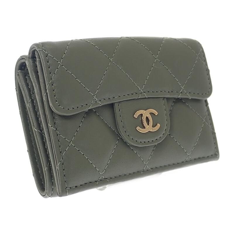 CHANEL  AP0230-Y04059-NZG82 Tri-fold wallet khaki lambskin Women