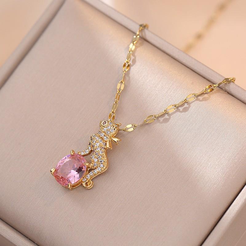 Women's Fashion Heart Pendant Necklace - Elegant, Simple Design, Versatile Clavicle Chain Jewelry