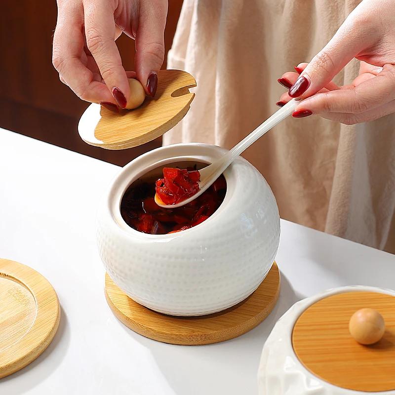 Ceramic Seasoning Jar with Lid Sugar Bowl Kitchen Storage Container Household Seasoning Box Storage Jar Wooden Tray 500ML