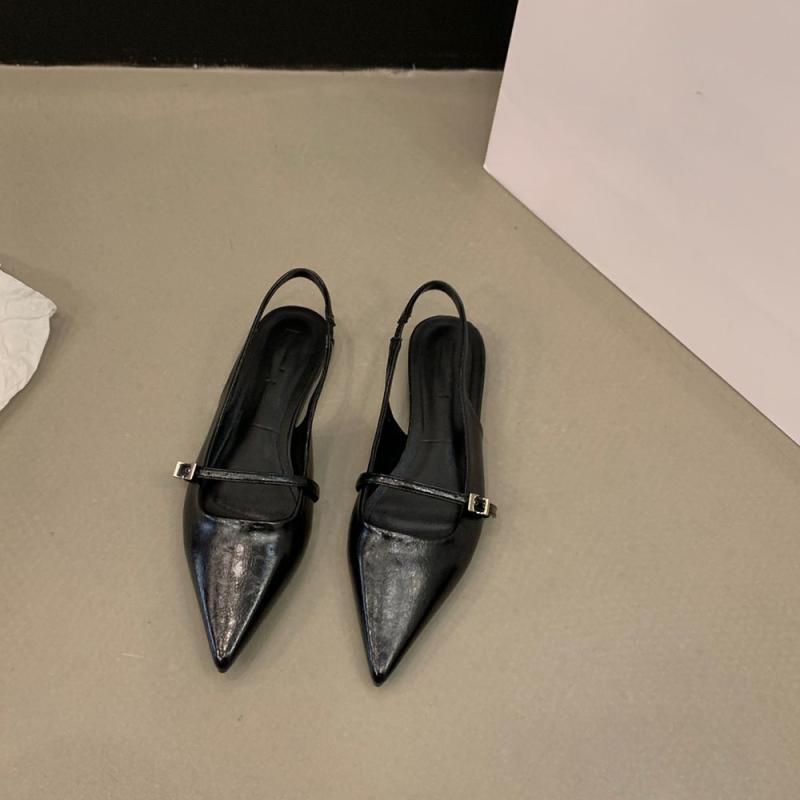 Flat-bottomed bag head sandals women's 2025 new spring and summer new pointed niche design sense one word with empty single shoes