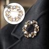 Rhinestone Wreath Jewelry Women Hollow Brooch, Dainty Decorative Badge Retro Pin Pin, Sweater Cardigan Coat Dress Accessories Brooch
