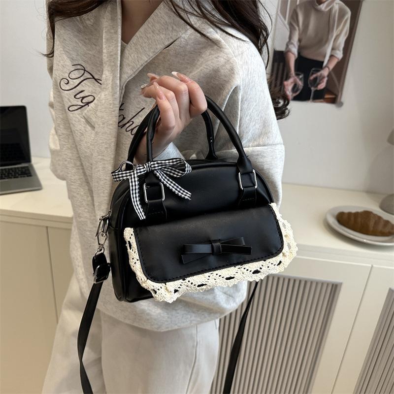 Simple Temperament Hand-carried Small Square Bag 2025 New Korean Version of High-end Foreign Style Shoulder Bag Fashionable Versatile Messenger Bag