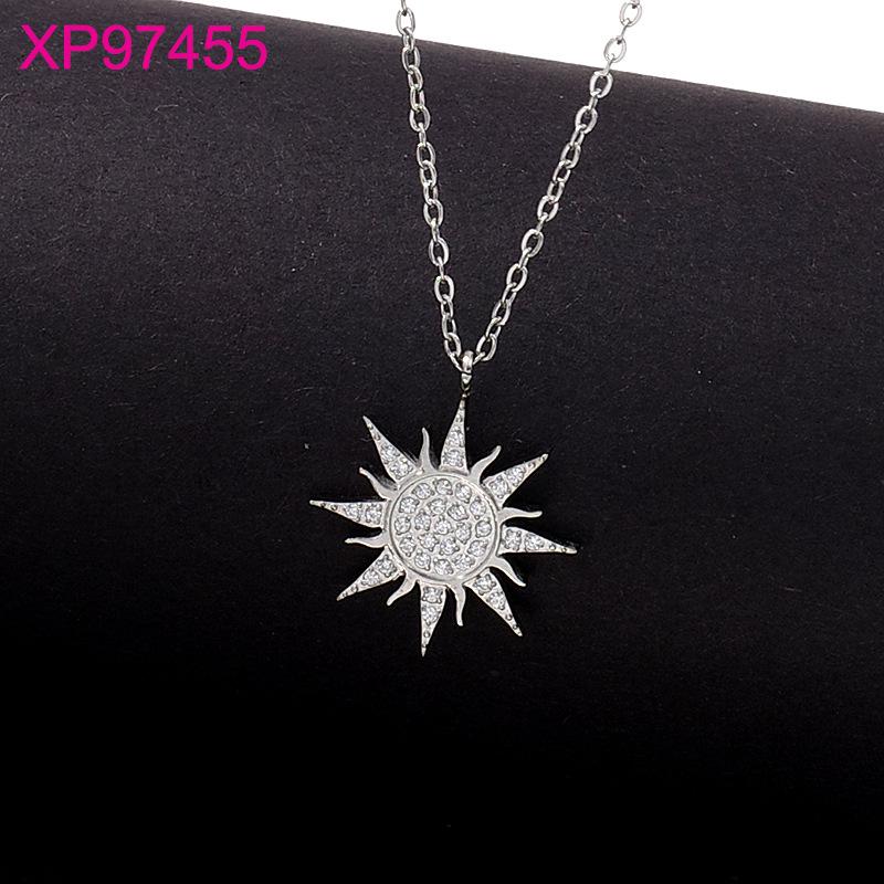 European Style Gold-Plated Titanium Steel Necklace with Rhinestone Sun and Star Design for Women – Elegant Clavicle Chain Jewelry