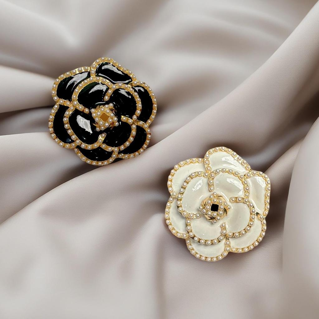Elegante Kamelien-Perlen-Brosche: Retro Anstecknadel & Schalschnalle