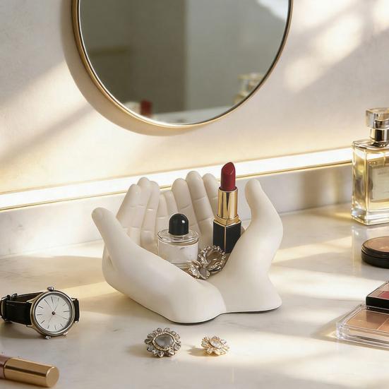 Hands Statue Key Holder Artistic Jewelry Holder Modern Decorative Desktop Organizer for Keys Lipstick Dressing