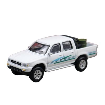 1/64 Ölçekli TOYOTA Hilux Pikap Minyatür Oyuncak Araba Araç Premium Model Serbest Tekerlekler Döküm Metal Alaşım Koleksiyon Hediye