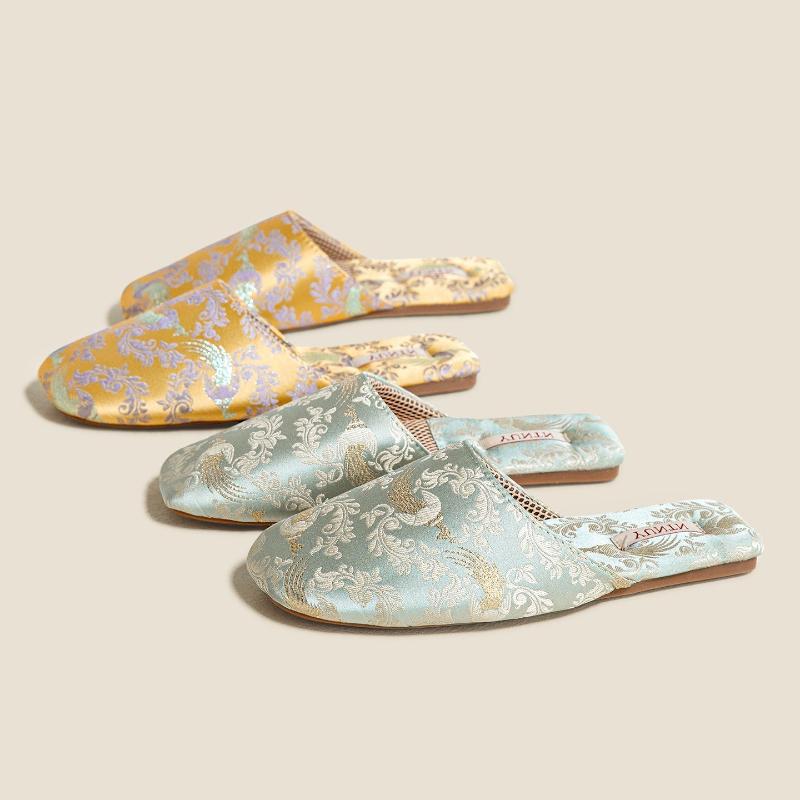 Fashion Elegant Peacock Pattern Embroider Slippers Women Luxury Brand Designer Shoes Comfortable Soft Non-slip Lightweight Home Slippers