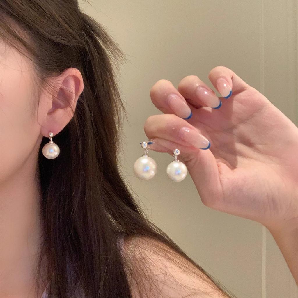 Exquisite Pearl Stud Earrings For Women, Niche High-End Feeling, Small Earrings, Exquisite Light Luxury Temperament, Atmospheric Earrings