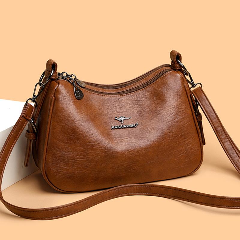 2025 New Middle-aged Mother Bag Large-capacity Messenger Bag Fashionable and Simple Shoulder Handbag Soft Leather Small Square Bag