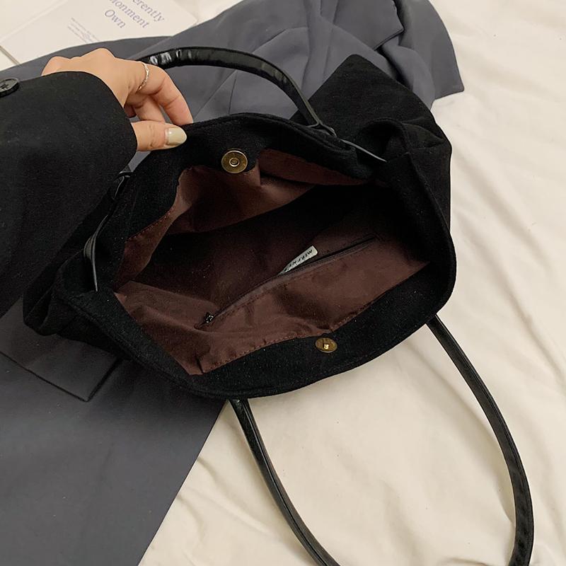 Fashiable retro shoulder bag, large capacity casual handbag, pure color simple texture classic lazy style handbag, suitable fo