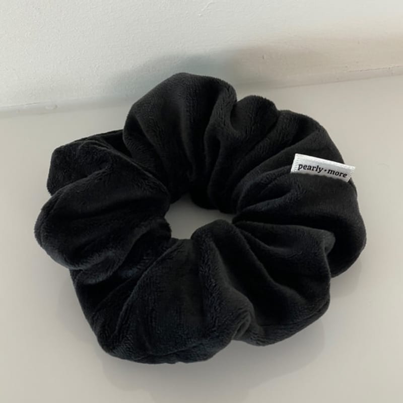 pearlymore velvet black scrunchie