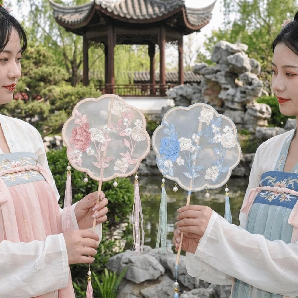 Long Handle Circular Fan Decorative Floral Pattern Silk Fan Elegant Hanfu Fan Wedding Favors