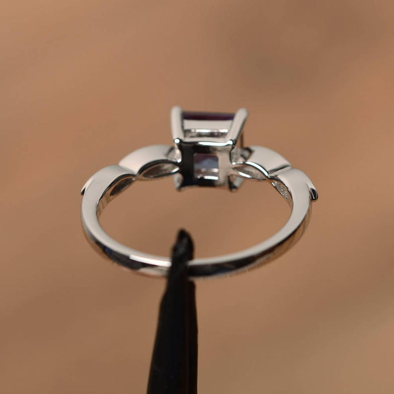 Damenring 925 Sterlingsilber Band mit Prinzessschliff Natürlicher Roter Alexandrit Edelstein Für Verlobung,Jahrestag & Hochzeitstragen Ring