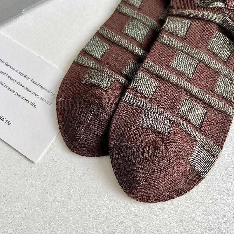 Vintage Women Socks Korean Fashion Harajuku Streetwear Sports Socks Women Casual Striped Plaid Cotton Knitting Elastic Long Sock