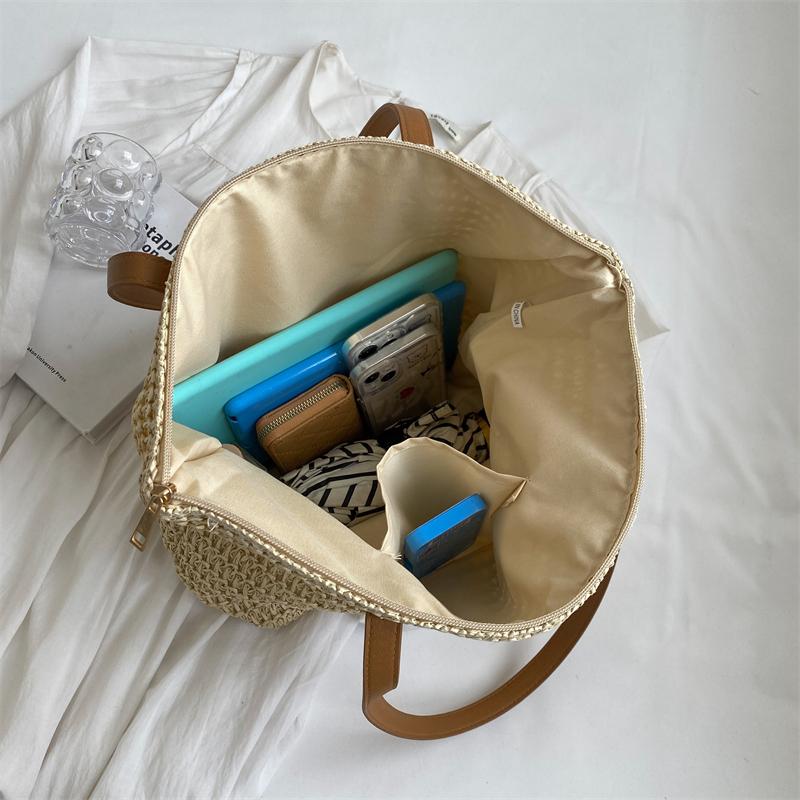 Summer Large Capacity Handbag Ladies Shoulder Bag Fashion Handmade Straw Bag Hundred Ladies Tote Bag Silk Scarf Decoration
