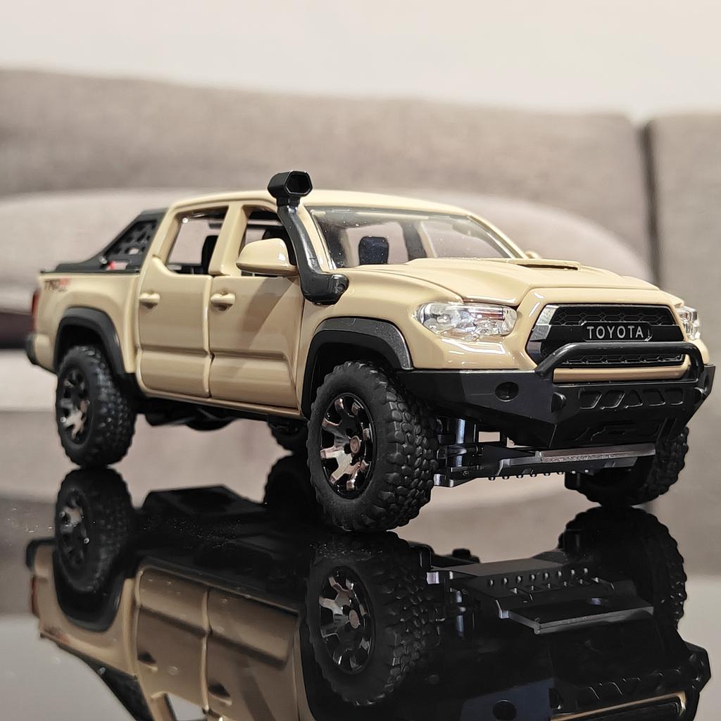 1:32 Toyota Tacoma TRO Off Road Pickup Alloy Diecast Model Computer Desktop Decoration With Sound Light Beautiful Christmas Gift