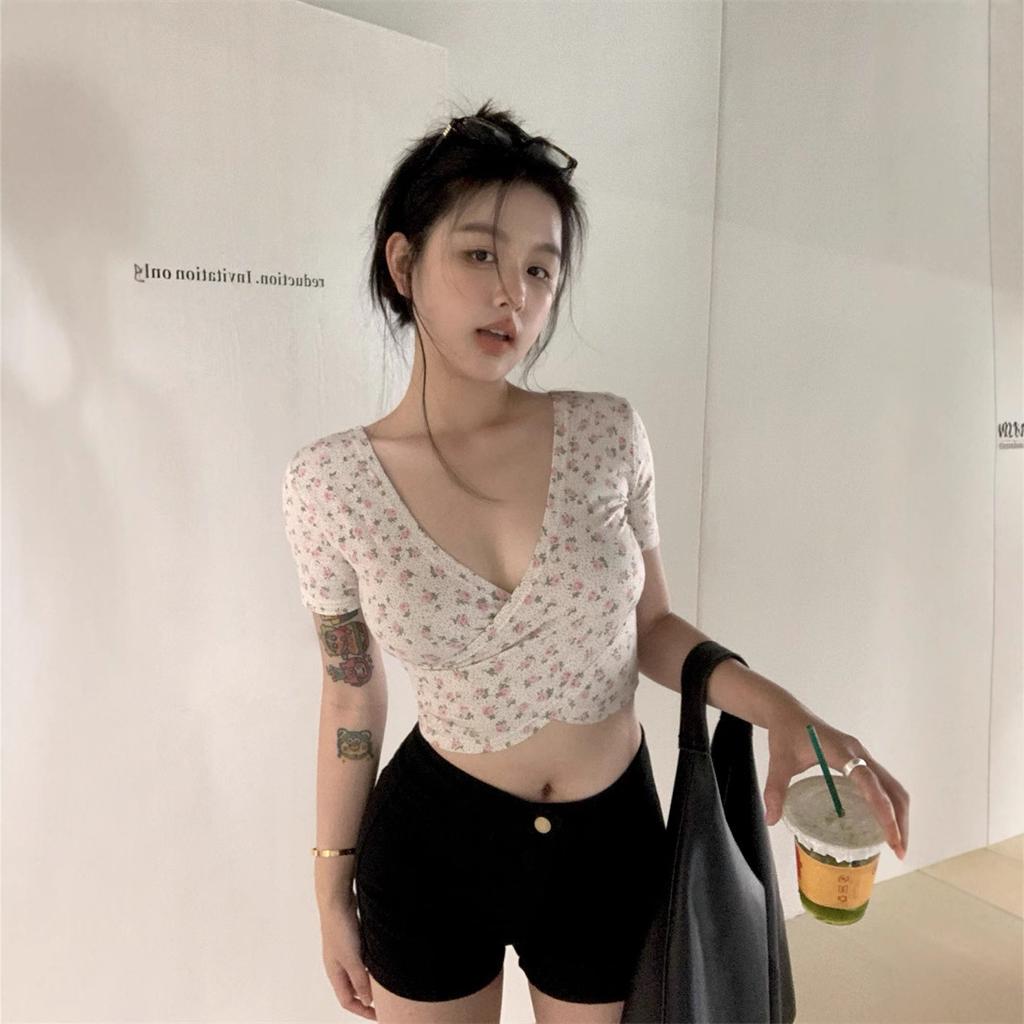 Cross V-neck Short-sleeved Front Shoulder Floral T-shirt Women's Summer New Tight and Thin Pure Desire Spice Girl Exposed Navel Short Top