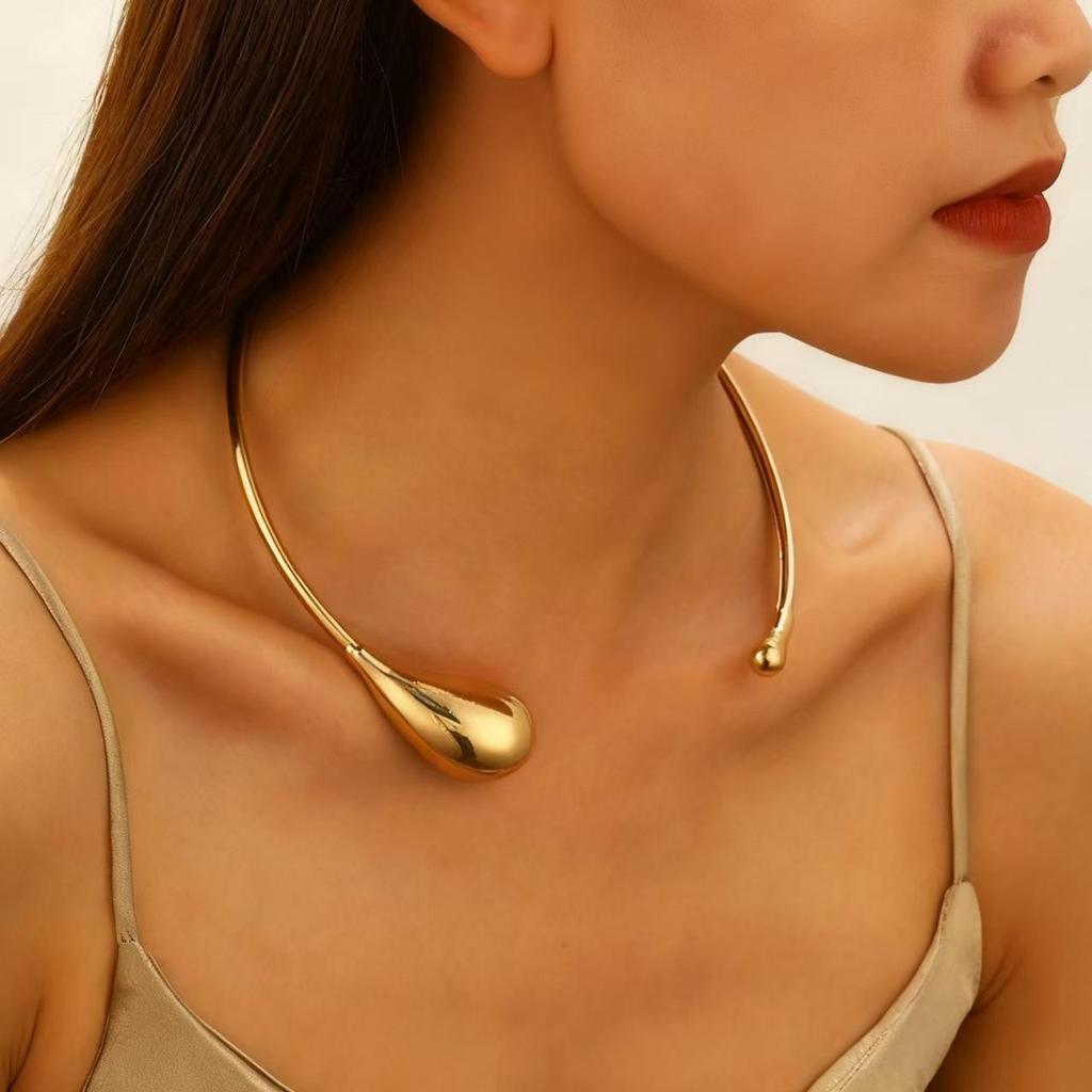 Fashionable Water Drop Textured Metal Necklace & Bracelet Set for Women
