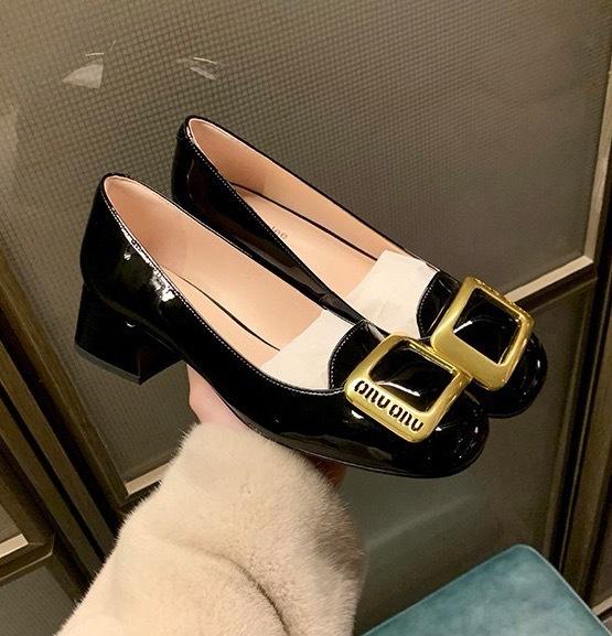 

Sheepskin method~ style round head square buckle high heels women s shallow mouth thick heel single shoes leather shoes versatile Mary Jane shoes 35