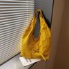 Tote Bag - Stylish and Versatile Single Shoulder Bag for Daily Commuting and Cross-body Carrying.