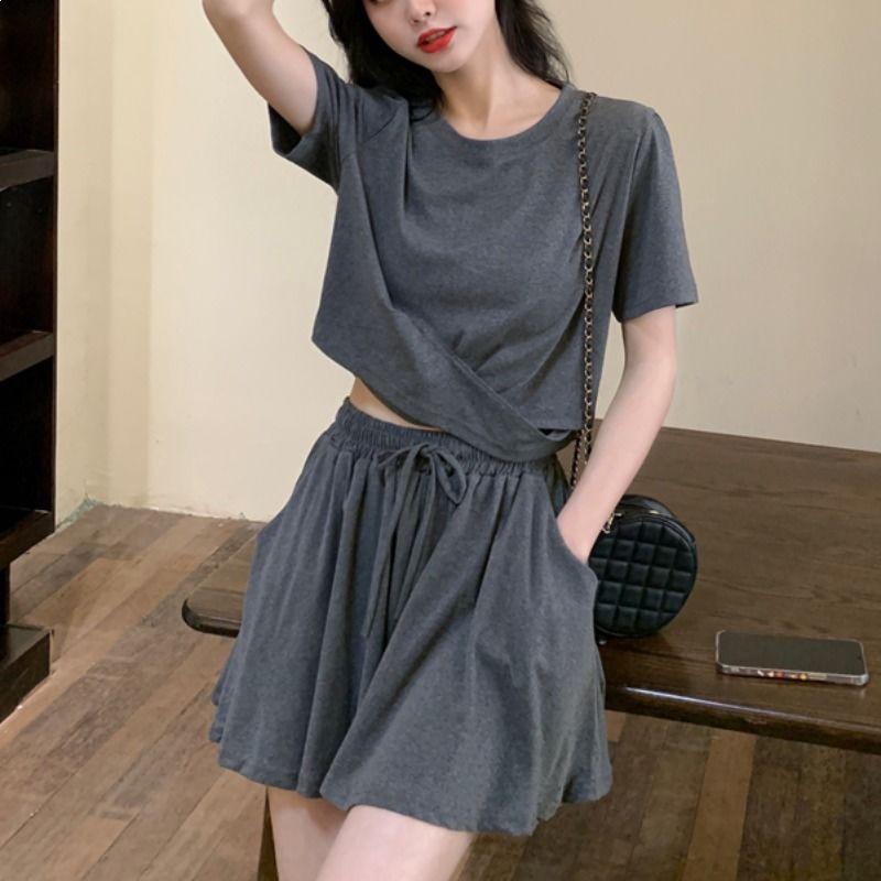 Women's Summer 2026 Casual Sportswear Set - Stylish Loose College Style Two-Piece with Slimming Shorts