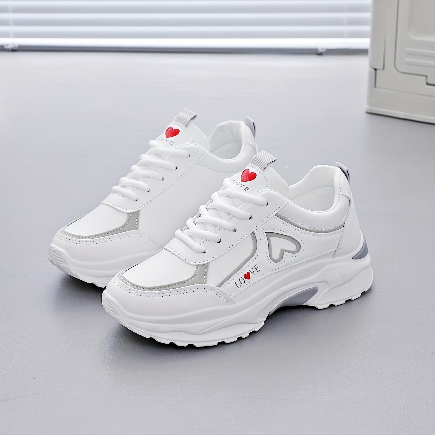

Женские дышащие кроссовки из сетки и синтетики с низким верхом | 2025 Белые и черные повседневные кроссовки для бега с красным акцентом в виде сердца, дизайн с круглым носком, подошва из ТПУ 40 серый