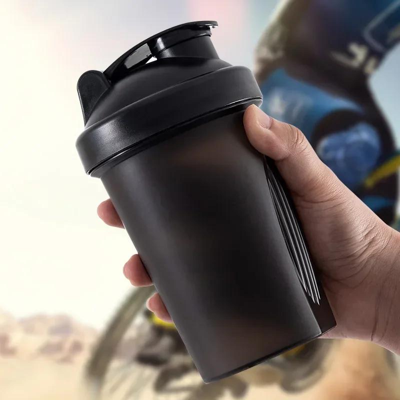 1-7 Stück Shakerflaschen, Sport-Wasserbecher, Molkeprotein-Pulver-Mixerflasche, Fitness-Shaker, tragbarer Trinkbecher aus Kunststoff für Outdoor-Aktivitäten