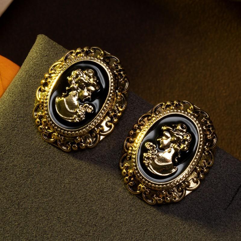 Vintage European American Western Antique Earrings Medieval Court Style Making