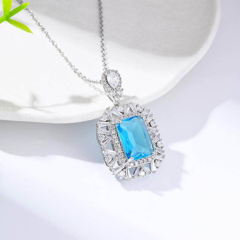 Necklace Female Color Treasure Redeen Cut Ice Flower Cut Zircon High Carbon Diamond Clavicle Chain Necklace Jewelry Spot