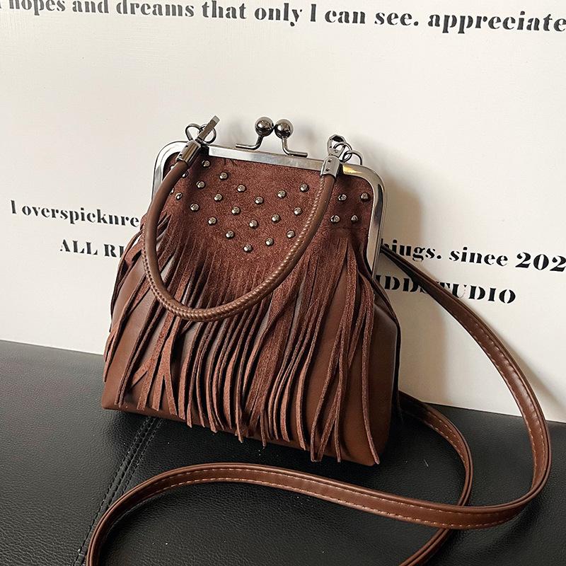 Fringed crossbody bag spring new fashion foreign style versatile rivet simple casual shoulder bag