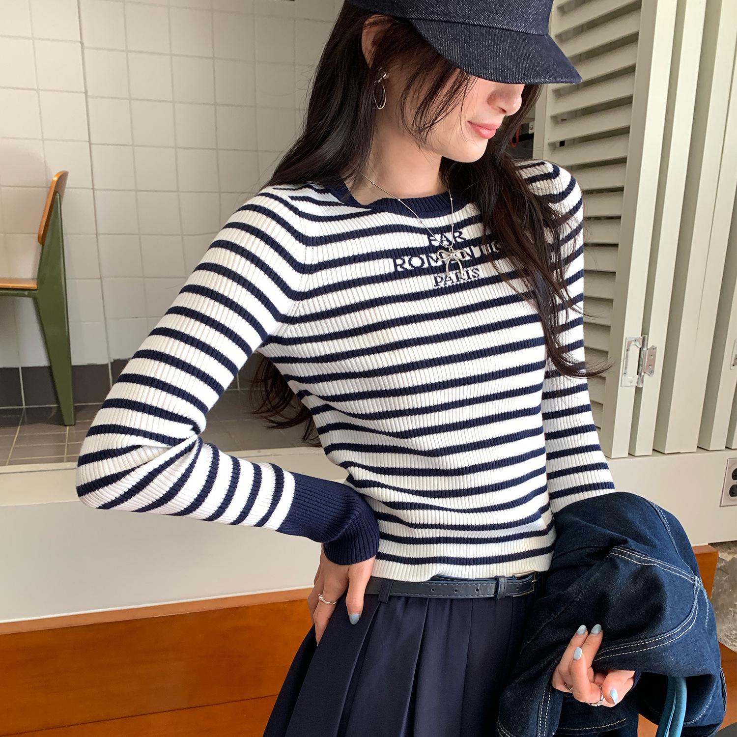 

Chic Wool Knit Letter Print Top for Women - Autumn/Winter 2025 Striped Base Layer, High-End Feel Large