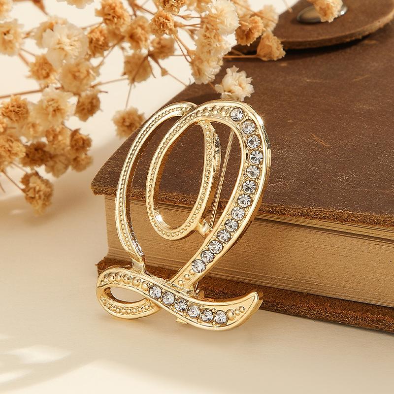 1pcs Crystal Rhinestone 26 Letters Women Collar Brooch Elegant Temperament Pin Jewelry