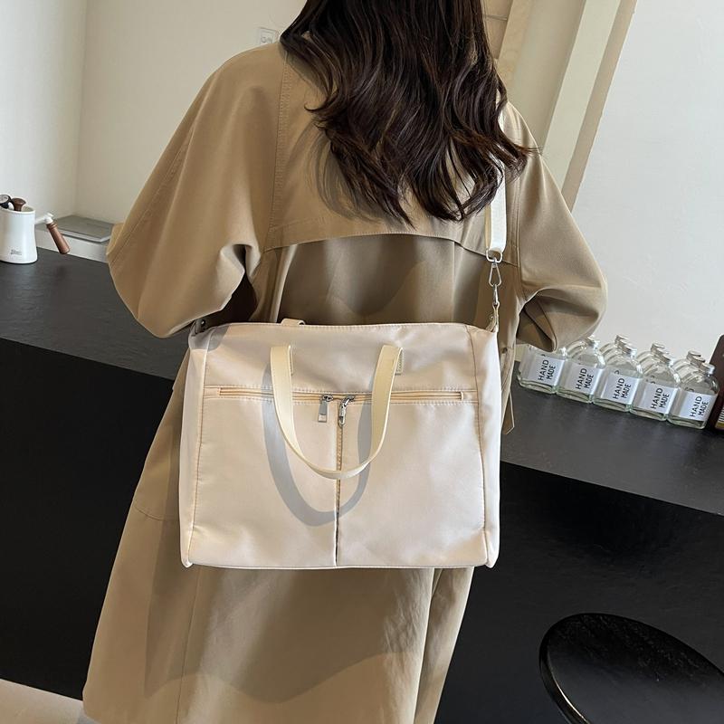 Большая вместительная женская сумка через плечо — фото 15