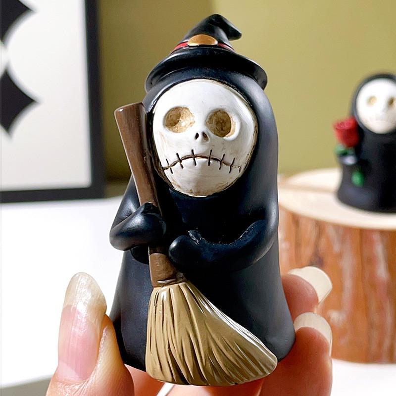 Adorable Resin Ghost Figurine With Skull Wizard Design For Halloween Home Decor Gift
