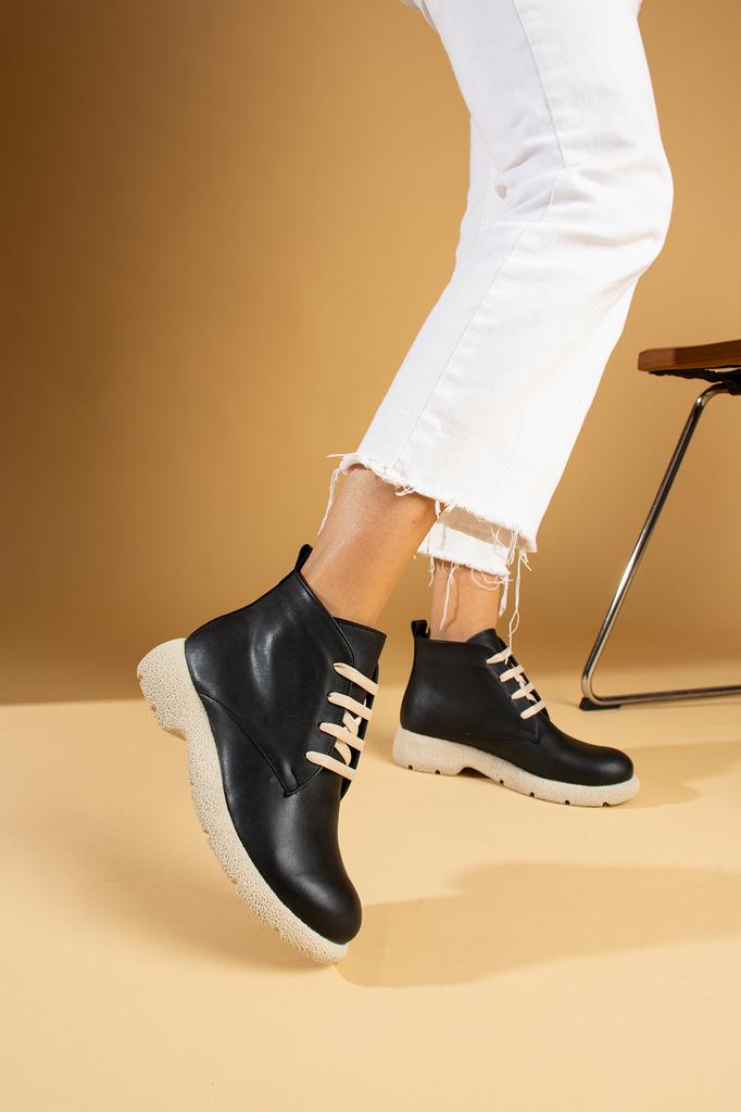 Stilvolle Damen-Schnürstiefel mit bequemer Sohle 60-1015-23Volume