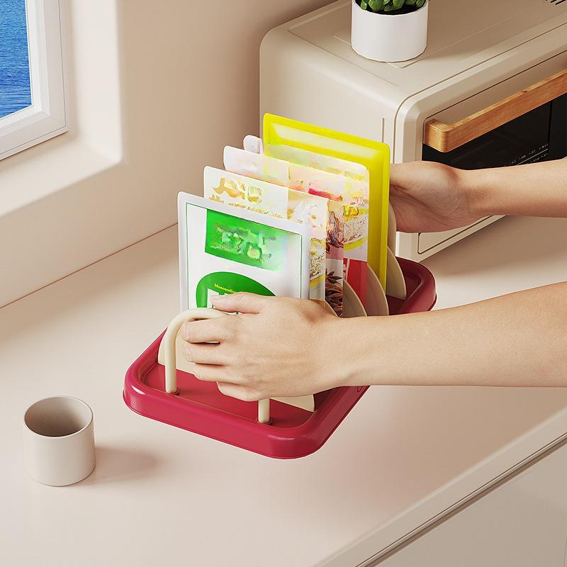 

Сушилка для посудыНастольная полка для специйБутылка для специйБанкаМногофункциональные полки для хранения красный