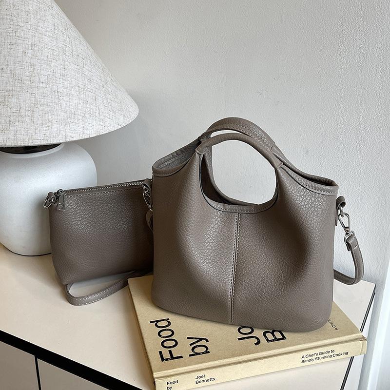 

New casual large-capacity women s bag simple and versatile soft leather messenger bag retro shoulder bag mother and child handbag серый