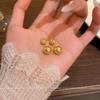 Douyins explosive goldgebürstete kleine goldene Kugel Mango Stern Ohrstecker sind einzigartige Ohrringe für Frauen mit zwei Tragemöglichkeiten, hochwertiger Ohrschmuck.