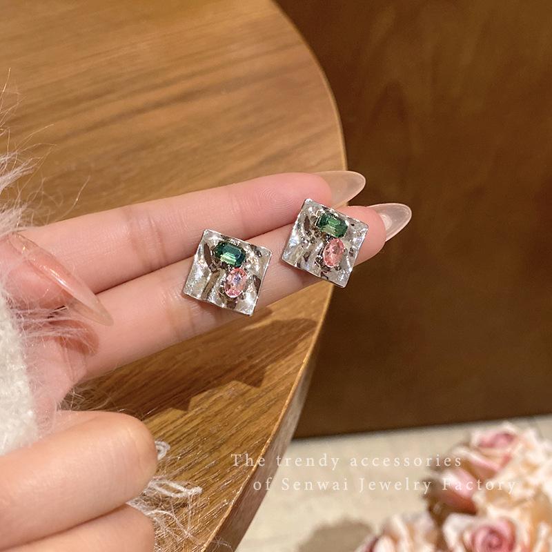 New color diamond pleated square stud earrings women's versatile niche high-end earrings simple temperament ear jewelry