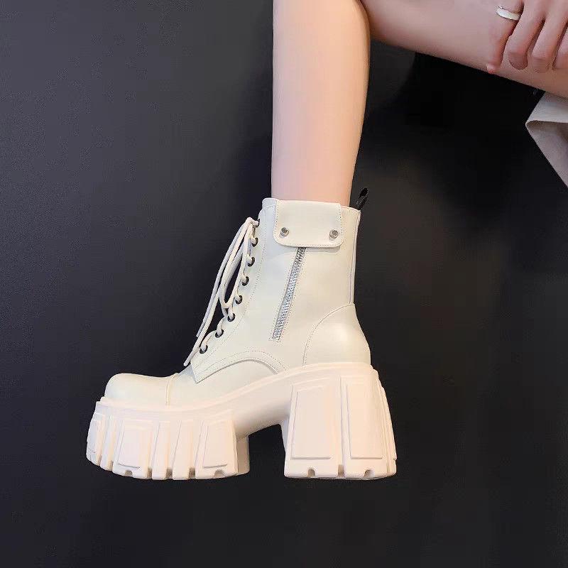 British Style Super Soft Lace-Up Martin Boots: Thick Sole, Versatile, Autumn 2025 Collection - Lightly Mature Casual Ankle Boots.