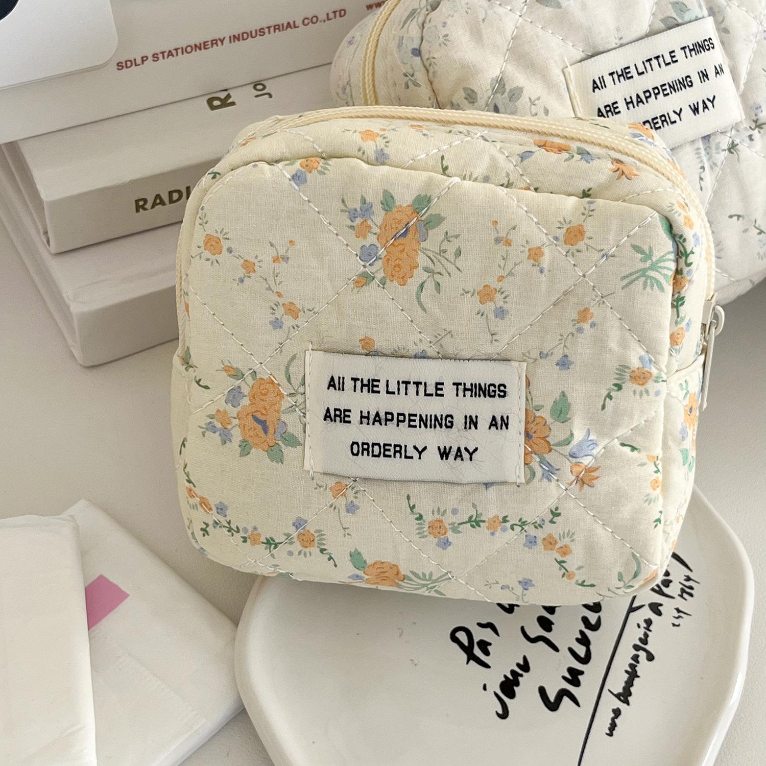 

Retro Flower Women s Storage Bags College Girls Portable Cosmetic Bag Makeup Case Floral Soft Square Bag Clutch Purse Handbags 10.5x5x9cm