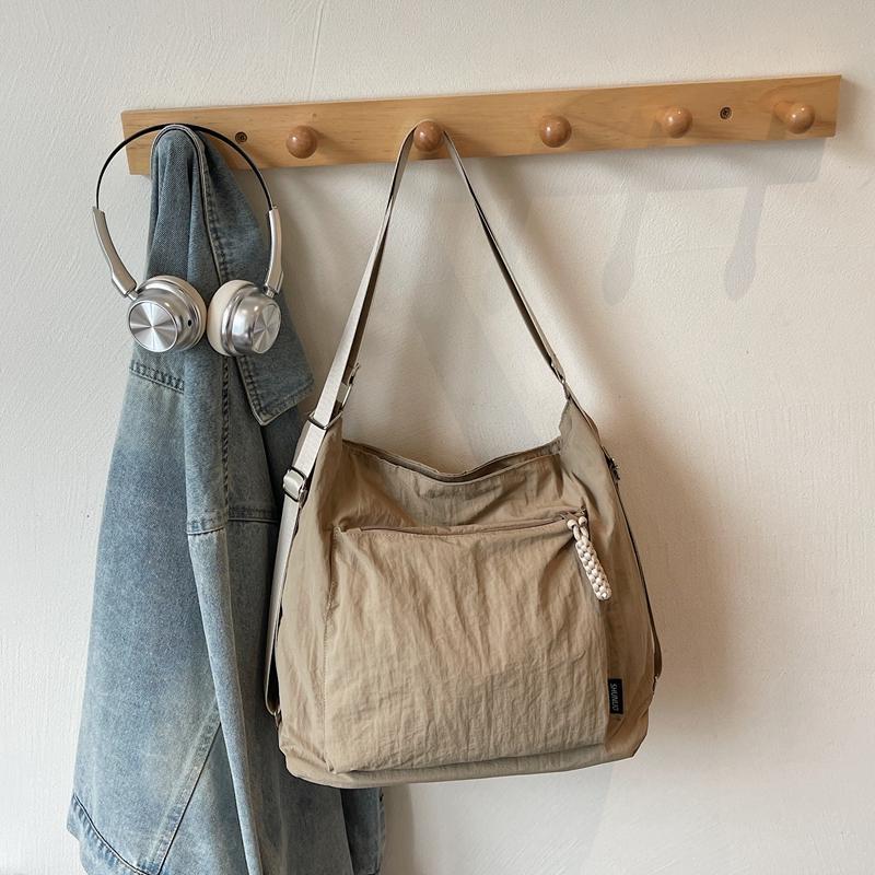 Large Capacity Bag Women's Shoulder Crossbody Bag Commuter Lightweight Tote Bag