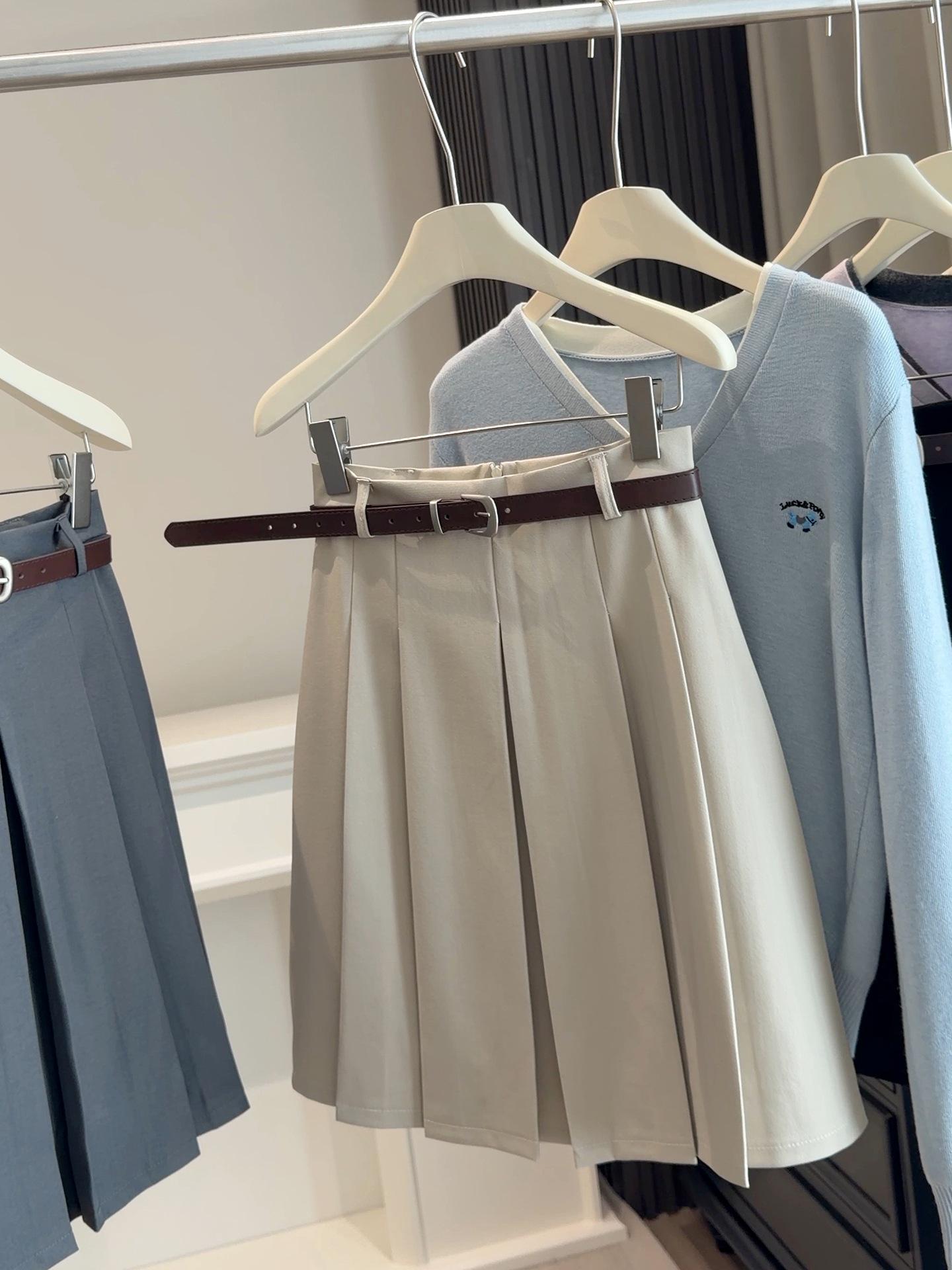 2026 Spring/Summer Women s High-Waist Pleated Skirt - Slimming, Versatile Korean Style Midi Large