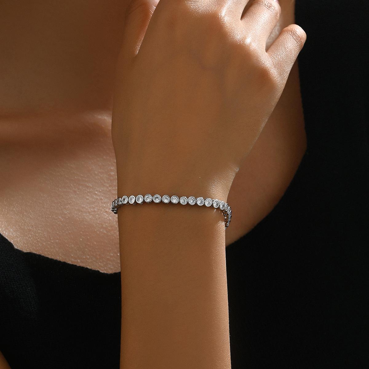 

Cold wind small fresh sweet bracelet lady inlaid zircon full diamond element bracelet copper