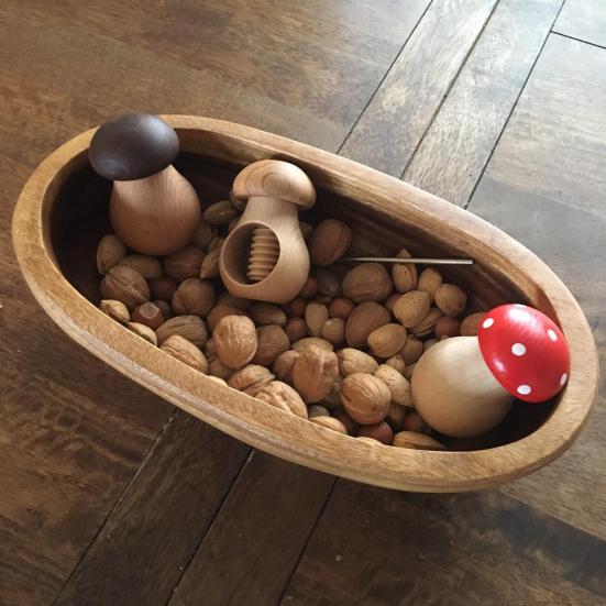 Mushroom Shaped Nutcracker Creative Walnut Clip Wooden Walnut Opener Tool Easy to Use Decorative Kitchen Gadget