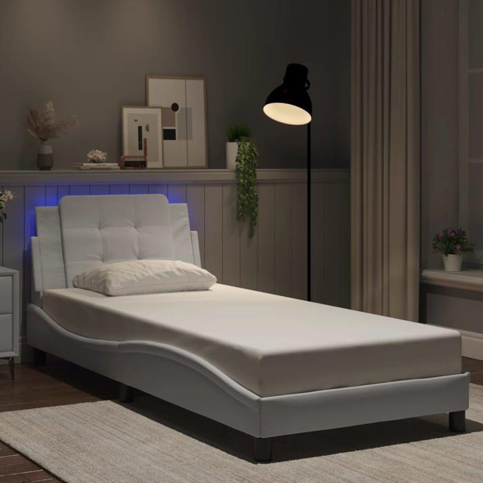 VidaXL Cadre de Lit avec Lumières LED, Lit Rembourré, Lit Simple, Lit Adulte de Chambre à Coucher Intérieur, Moderne, Blanc 3214069